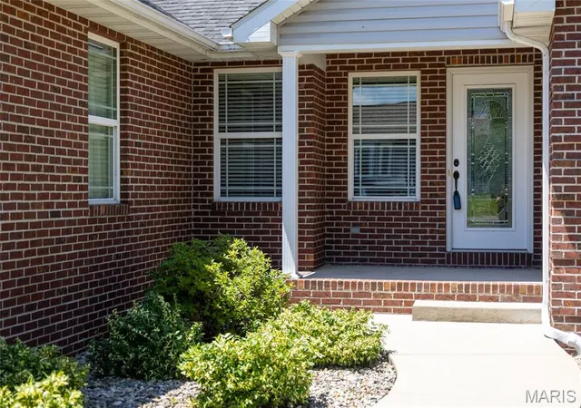 Photo 2 of Single family home for sale at 1254 Jamaica Dr, Edwardsville, IL 62025 | MLS# MIS26046377 | Listing updated on 2026-09-07