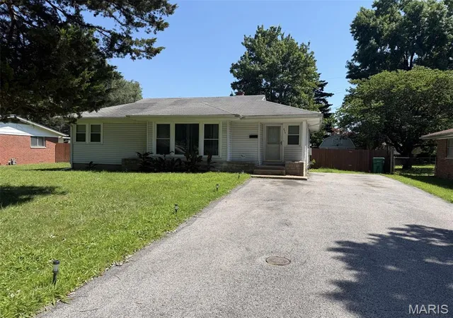 Photo 1 of Single family home for sale at 805 Joliet Dr, East Saint Louis, IL 62206 | MLS# MIS26046382 | Listing updated on 2026-07-28