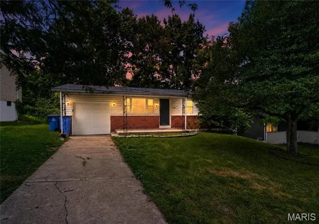 Photo 2 of Single family home for sale at 8441 Brotherton Ln, St Louis, MO 63135 | MLS# MIS26046385 | Listing updated on 2026-08-27