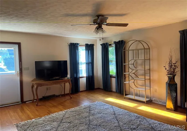 Photo 4 of Single family home for sale at 213 North Main St, Arcadia, MO 63621 | MLS# MIS26046386 | Listing updated on 2026-09-28