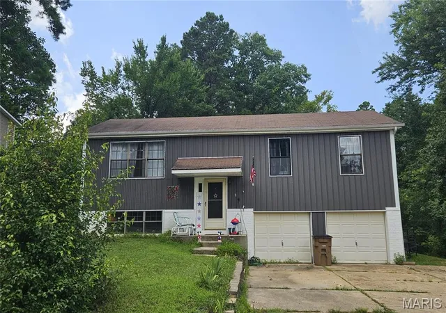 Single family home for sale at 525 Skyview Dr, Ellington, MO 63638 | MLS# MIS26046389