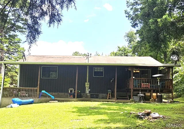 Photo 3 of Single family home for sale at 525 Skyview Dr, Ellington, MO 63638 | MLS# MIS26046389 | Listing updated on 2026-09-04