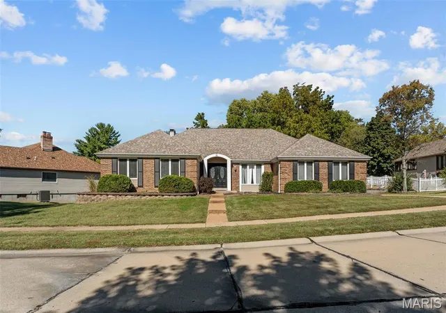 Photo 2 of Single family home for sale at 21 Meditation Way Ct, Florissant, MO 63031 | MLS# MIS26046391 | Listing updated on 2026-10-08