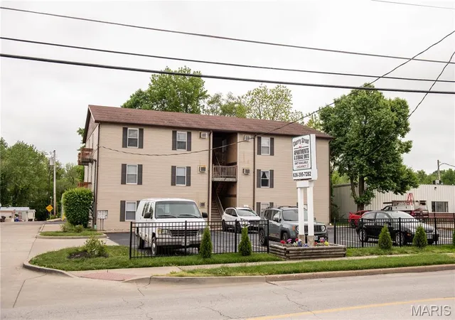 1st image of 560 E Cherry St, Troy, MO 63379 | MLS# MIS26046395