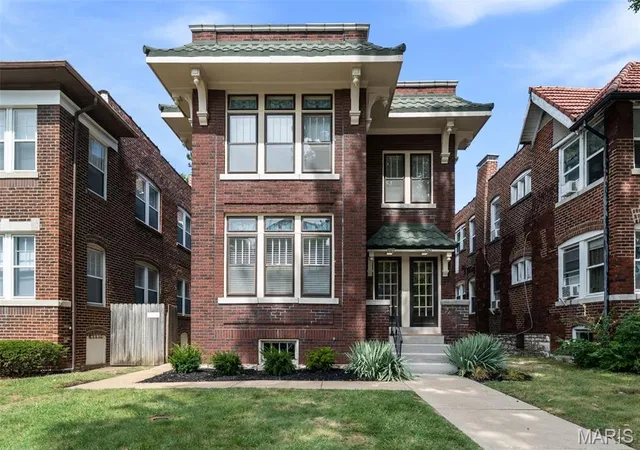 Photo 1 of Single family home for sale at 6427 Clayton Rd, Saint Louis, MO 63117 | MLS# MIS26046396 | Listing updated on 2026-09-21