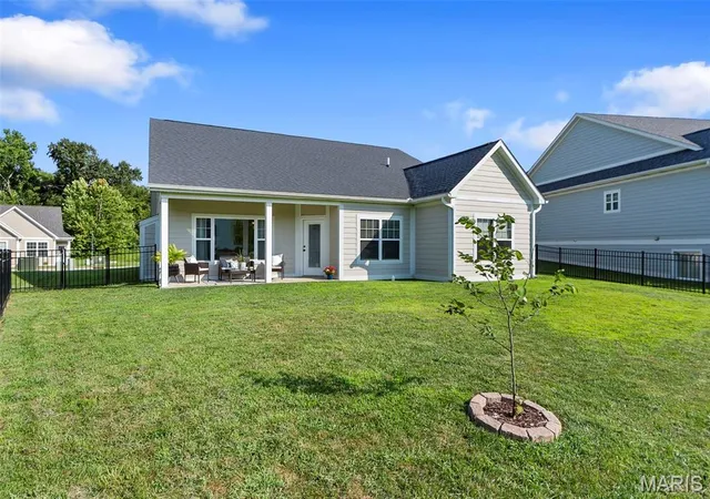 Photo 3 of Sale Pending at 2116 Esker Trl, Cape Girardeau, MO 63701 | MLS# MIS26046397 | Listing updated on 2026-09-05