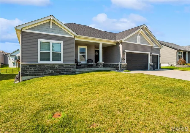 Photo 3 of Single family home for sale at 1209 Bayley Dr, O Fallon, IL 62269 | MLS# MIS26046401 | Listing updated on 2026-09-14