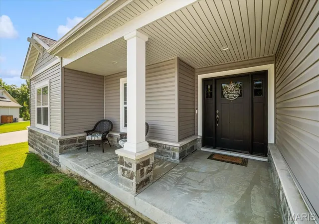 Photo 3 of Single family home for sale at 1209 Bayley Dr, O Fallon, IL 62269 | MLS# MIS26046401 | Listing updated on 2026-10-09