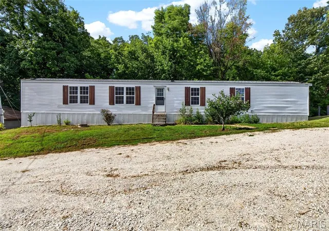 Photo 3 of Sale Pending at 1203 Hwy J, Troy, MO 63379 | MLS# MIS26046405 | Listing updated on 2026-08-13
