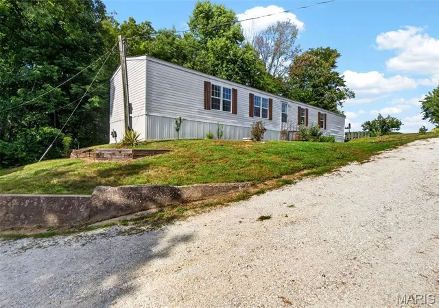 Photo 3 of Sale Pending at 1203 Hwy J, Troy, MO 63379 | MLS# MIS26046405 | Listing updated on 2026-08-13