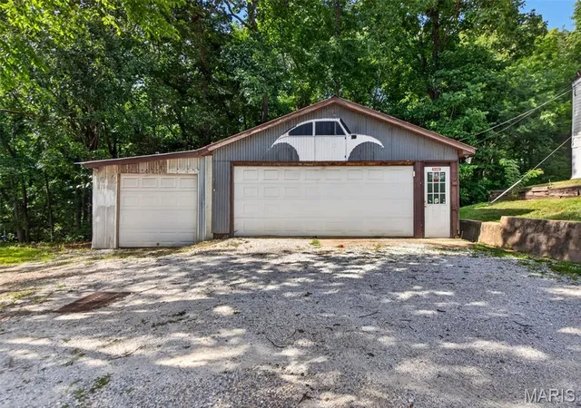 Photo 4 of Sale Pending at 1203 Hwy J, Troy, MO 63379 | MLS# MIS26046405 | Listing updated on 2026-08-13
