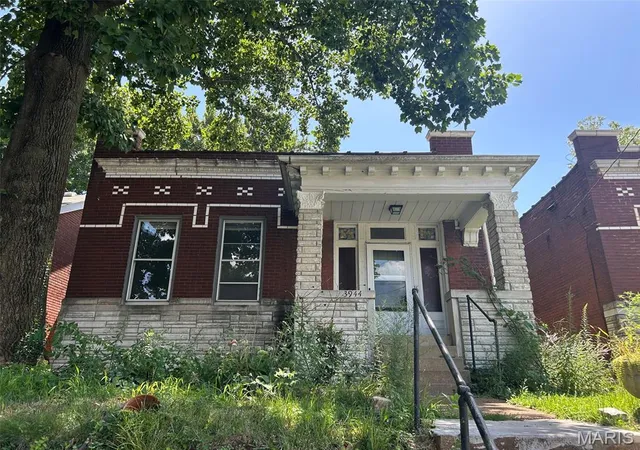 Photo 1 of Single family home for sale at 3944 Meramec St, Saint Louis, MO 63116 | MLS# MIS26046419 | Listing updated on 2026-09-02
