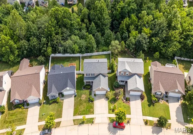 Photo 3 of Sale Pending at 210 Flint Brook Dr, O Fallon, MO 63366 | MLS# MIS26046421 | Listing updated on 2026-07-27