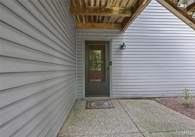 5th image of 1333 Prospect Vlg Ln, Ballwin, MO 63021