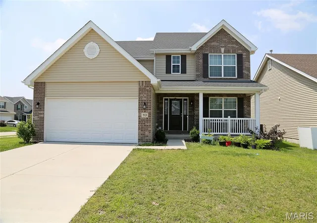 Photo 1 of Single family home for sale at 713 Palisades Dr, Saint Charles, MO 63301 | MLS# MIS26046441 | Listing updated on 2026-08-03