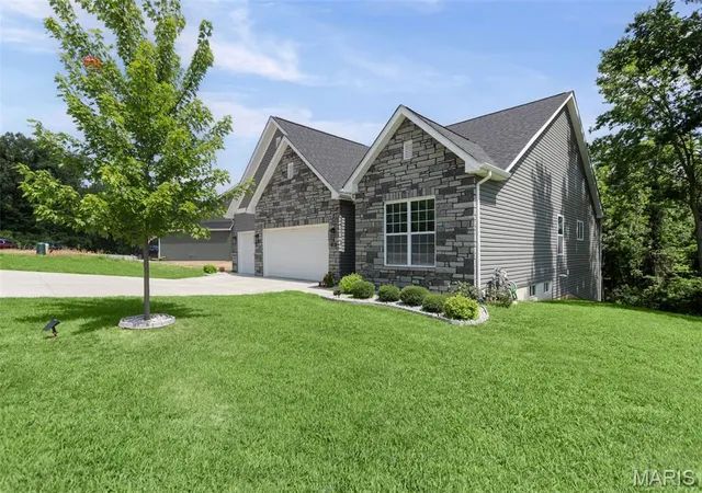 Photo 3 of Single family home for sale at 119 Nathan Way Ct, Edwardsville, IL 62025 | MLS# MIS26046443 | Listing updated on 2026-09-14
