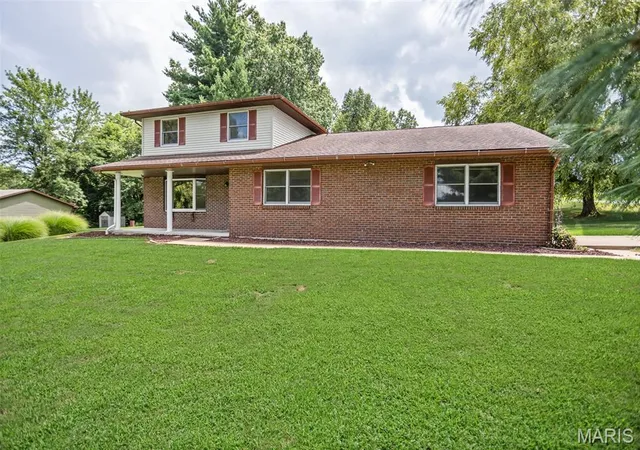 Photo 53 of Single family home for sale at 21015 Hickory St, Grafton, IL 62037 | MLS# MIS26046447 | Listing updated on 2026-08-30