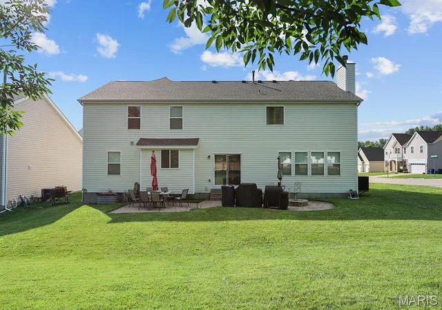 Photo 4 of Single family home for sale at 2701 Emerald Crk Ct, Florissant, MO 63031 | MLS# MIS26046463 | Listing updated on 2026-07-22