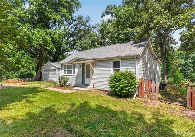 Photo 2 of Single family home for sale at 3726 State Route 15, Freeburg, IL 62243 | MLS# MIS26046468 | Listing updated on 2026-08-24