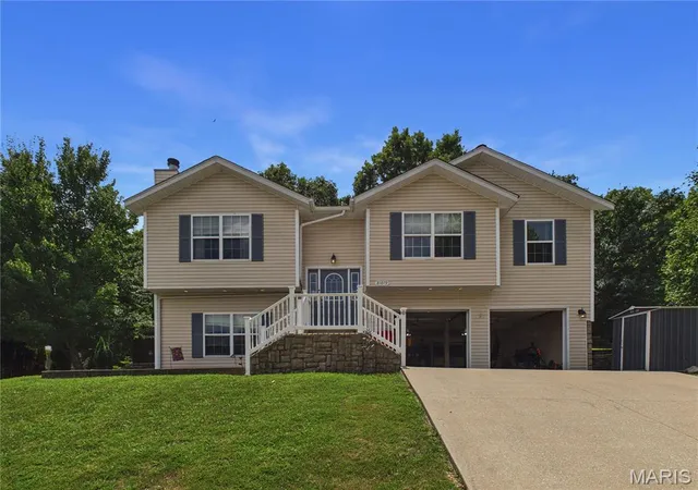 1st image of 21079 Hideaway Ln, Saint Robert, MO 65584 | MLS# MIS26046472