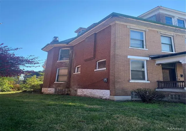 Photo 3 of Single family home for sale at 5038 Raymond Ave, Saint Louis, MO 63113 | MLS# MIS26046476 | Listing updated on 2026-07-22