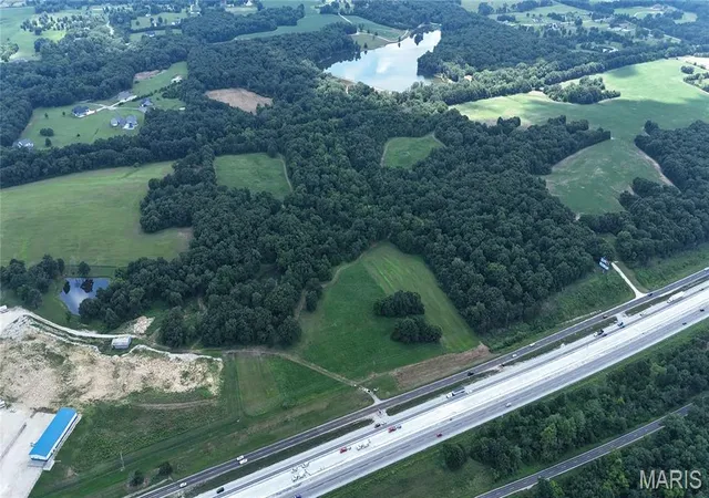 3rd image of 5084 Acres Veterans Memorial Parkway, Unincorporated, MO 63390 | MLS# MIS26046480