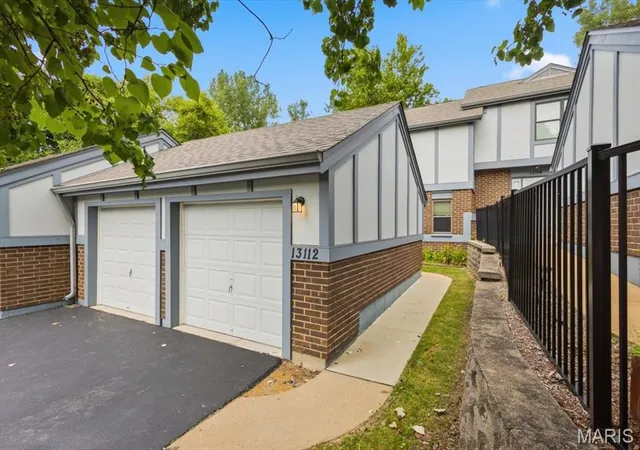 Photo 1 of Condo for sale at 13112 Royal Pines Dr, Saint Louis, MO 63146 | MLS# MIS26046492 | Listing updated on 2026-07-21