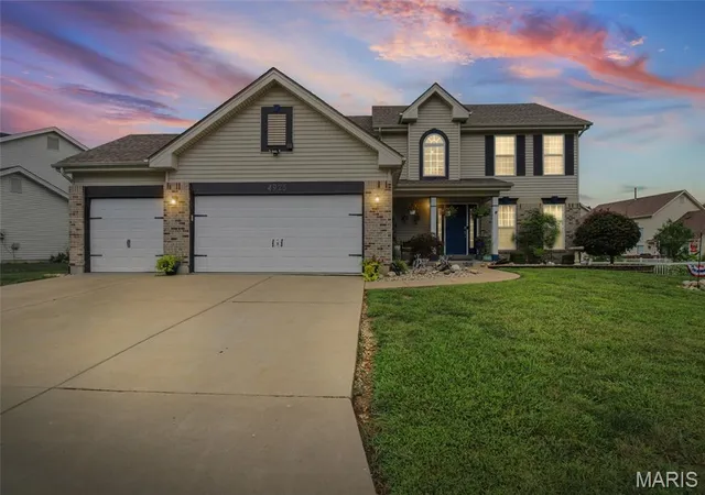 2nd image of 4926 Romaine Spring Dr, Fenton, MO 63026 | MLS# MIS26046493