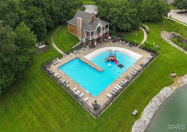 Photo 4 of Sale Pending at 4926 Romaine Spring Dr, Fenton, MO 63026 | MLS# MIS26046493 | Listing updated on 2026-10-06
