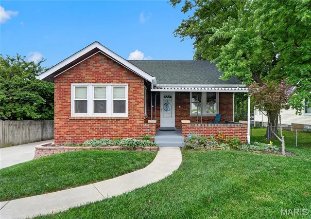 Photo 1 of Sale Pending at 3215 Fee Fee Rd, Bridgeton, MO 63044 | MLS# MIS26046504 | Listing updated on 2026-09-29