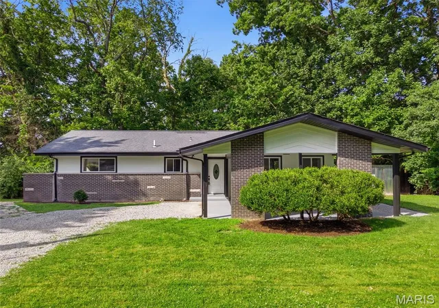 1st image of 330 Hillwood Dr, Belleville, IL 62223 | MLS# MIS26046530