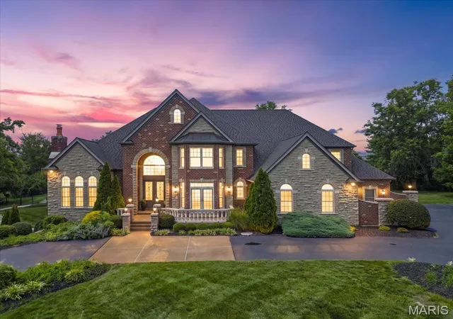 Photo 2 of Mansion for sale at 33 Chapel Hill Ests, Saint Louis, MO 63131 | MLS# MIS26046533 | Listing updated on 2026-09-14