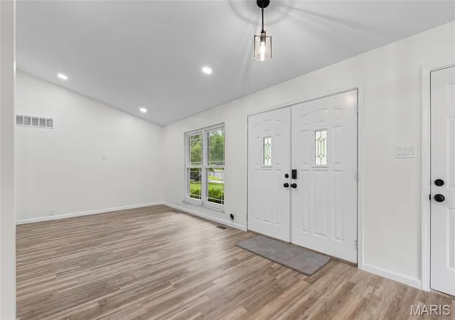 5th image of 5172 Trailbend Dr, Black Jack, MO 63033 | MLS# MIS26046540