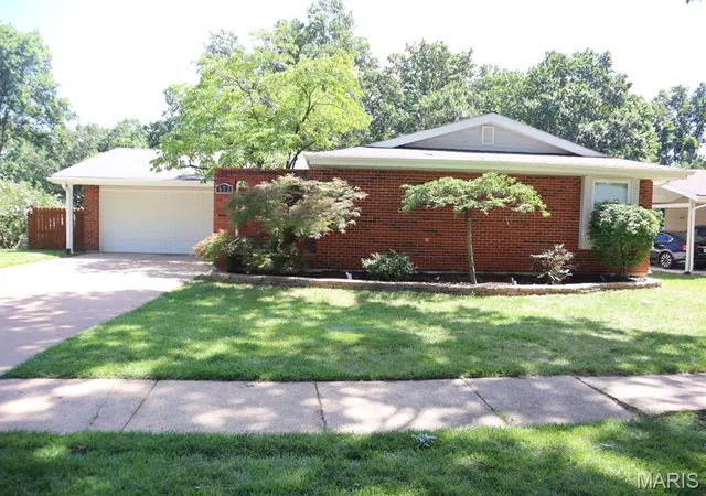 31st image of 672 Towerwood Dr, Ballwin, MO 63021 | MLS# MIS26046553