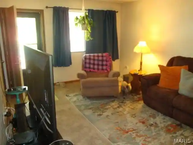 Listing Photo 2 - Condo for sale in 220 Suppiger Ln located at 220 Suppiger Ln, Highland, IL 62249 - Unit #213