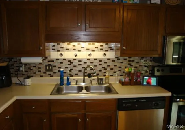 Listing Photo 5 - Condo for sale in building located at 220 Suppiger Ln, Highland, IL 62249 - Unit #213
