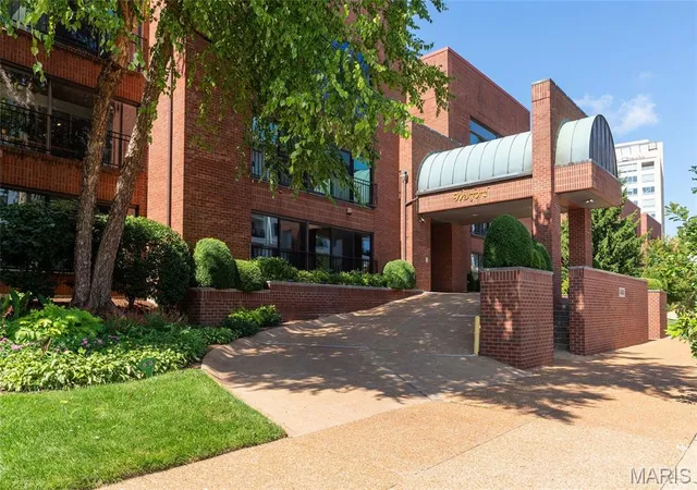 1st image of 4540 Laclede Ave #303, Saint Louis, MO 63108 | MLS# MIS26046575