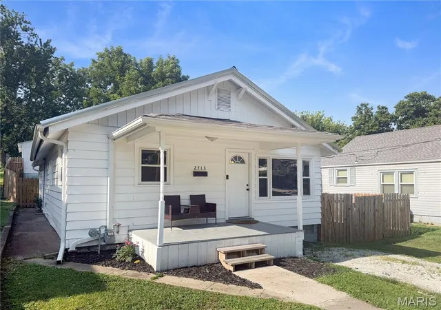 2nd image of 2713 Laclede, Hannibal, MO 63401 | MLS# MIS26046580