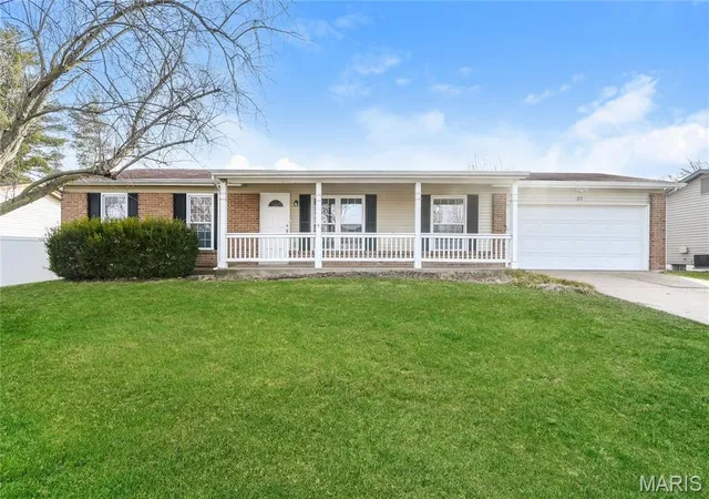Photo 1 of Single family home for sale at 31 Four Winds Dr, Saint Peters, MO 63376 | MLS# MIS26046594 | Listing updated on 2026-09-28