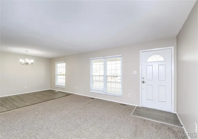 Photo 2 of Single family home for sale at 31 Four Winds Dr, Saint Peters, MO 63376 | MLS# MIS26046594 | Listing updated on 2026-09-28