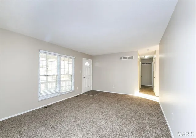 Photo 3 of Single family home for sale at 31 Four Winds Dr, Saint Peters, MO 63376 | MLS# MIS26046594 | Listing updated on 2026-09-28