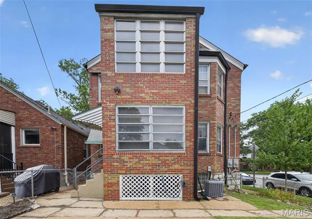 Photo 3 of Sale Pending at 6500 Devonshire Ave, Saint Louis, MO 63109 | MLS# MIS26046597 | Listing updated on 2026-08-22