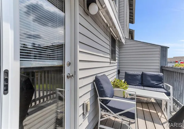 Photo 3 of Sale Pending at 4006 Sherman Park Dr, Saint Charles, MO 63303 | MLS# MIS26046600 | Listing updated on 2026-08-16