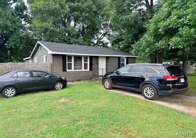 2nd image of 124 Norval St, Sikeston, MO 63801 | MLS# MIS26046606