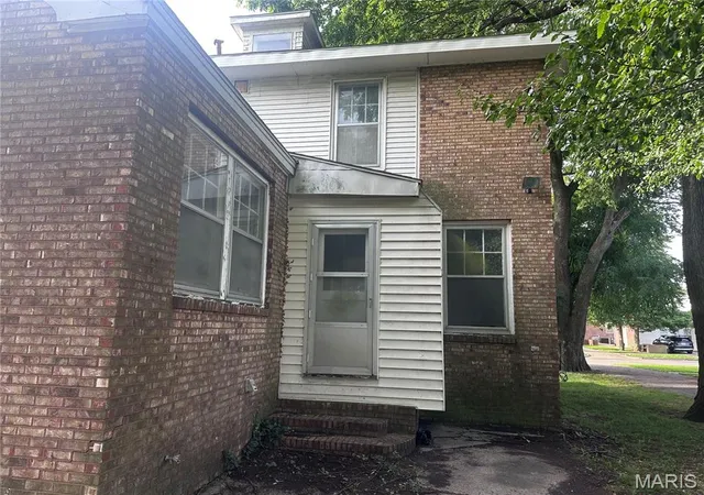 3rd image of 114 W North St, Sikeston, MO 63801 | MLS# MIS26046618