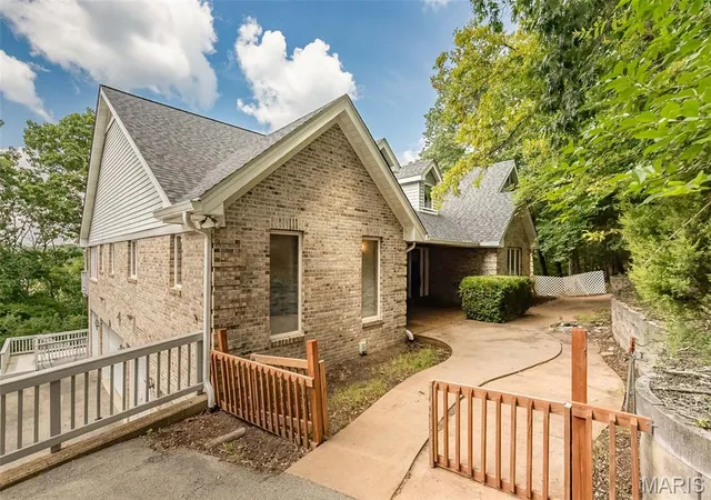 Photo 3 of Single family home for sale at 1423 Wills Hollow Rd, Wildwood, MO 63038 | MLS# MIS26046628 | Listing updated on 2026-08-24