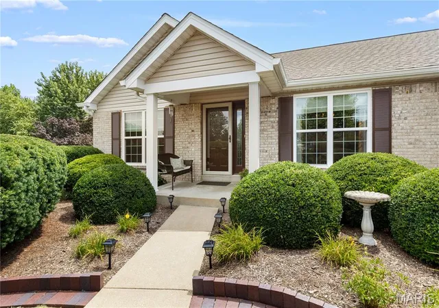 Photo 1 of Single family home for sale at 8 Autumn Grove Ct, O Fallon, MO 63366 | MLS# MIS26046639 | Listing updated on 2026-09-02