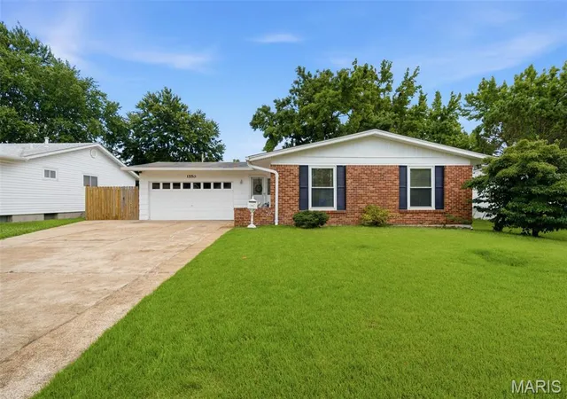 Photo 1 of Single family home for sale at 1550 Bristol Dr, Florissant, MO 63031 | MLS# MIS26046640 | Listing updated on 2026-10-22
