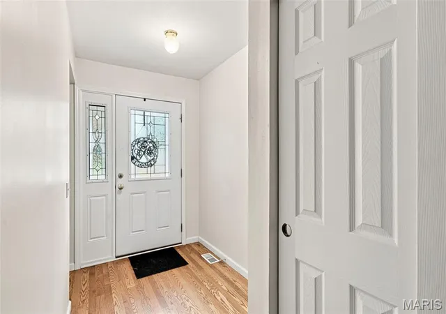 Photo 3 of Single family home for sale at 1550 Bristol Dr, Florissant, MO 63031 | MLS# MIS26046640 | Listing updated on 2026-10-22