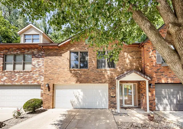 Photo 1 of Single family home for sale at 306 Northoak Dr, Collinsville, IL 62234 | MLS# MIS26046642 | Listing updated on 2026-08-29